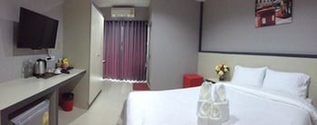 Aparthotel Avenue Residencia Nakhon Si Thammarat Exterior foto